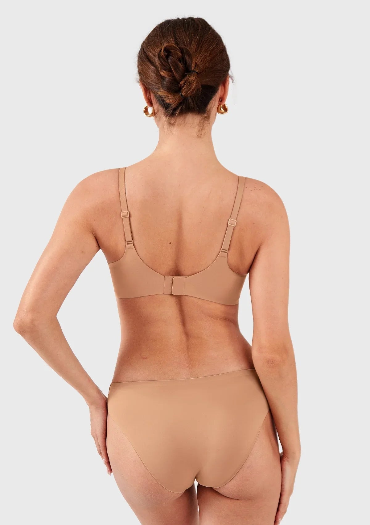 HSIA Ada Buttery Soft V-Neck Wireless Comfortable Bra No Underwire Supportive T-shirt Push Up Bralettes Plunge Seamless