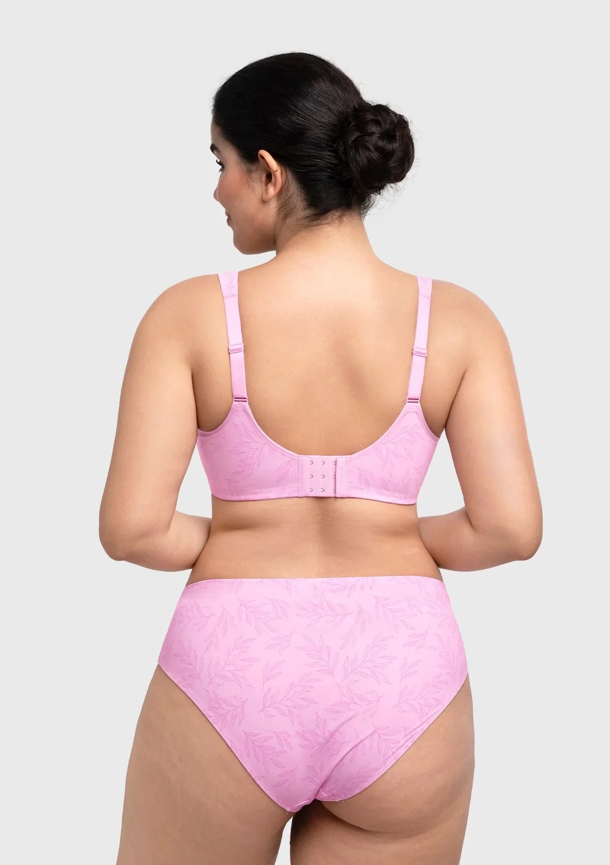 CoolComfort Smoothing Full Coverage Unlined Underwire Minimizer Bra